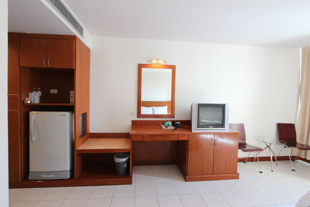 CROWN PATTAYA BEACH HOTEL 53/58