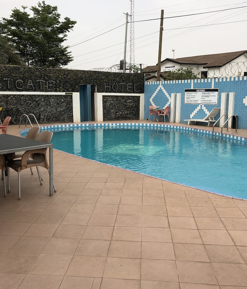 Eastgate Hotel 43/72