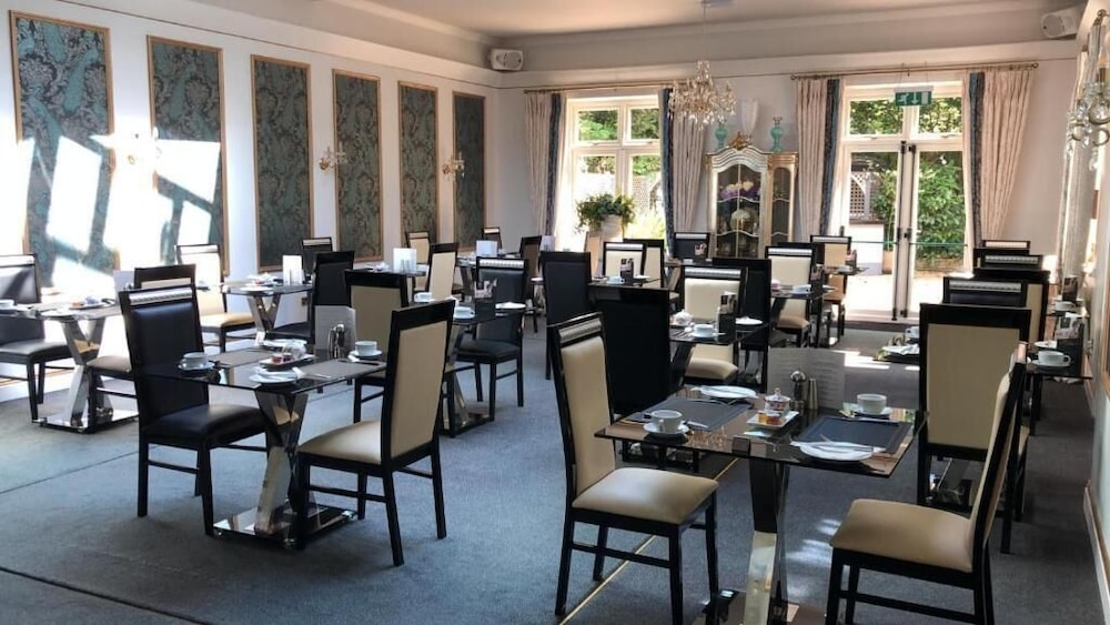 Langtry Manor Hotel 39/47