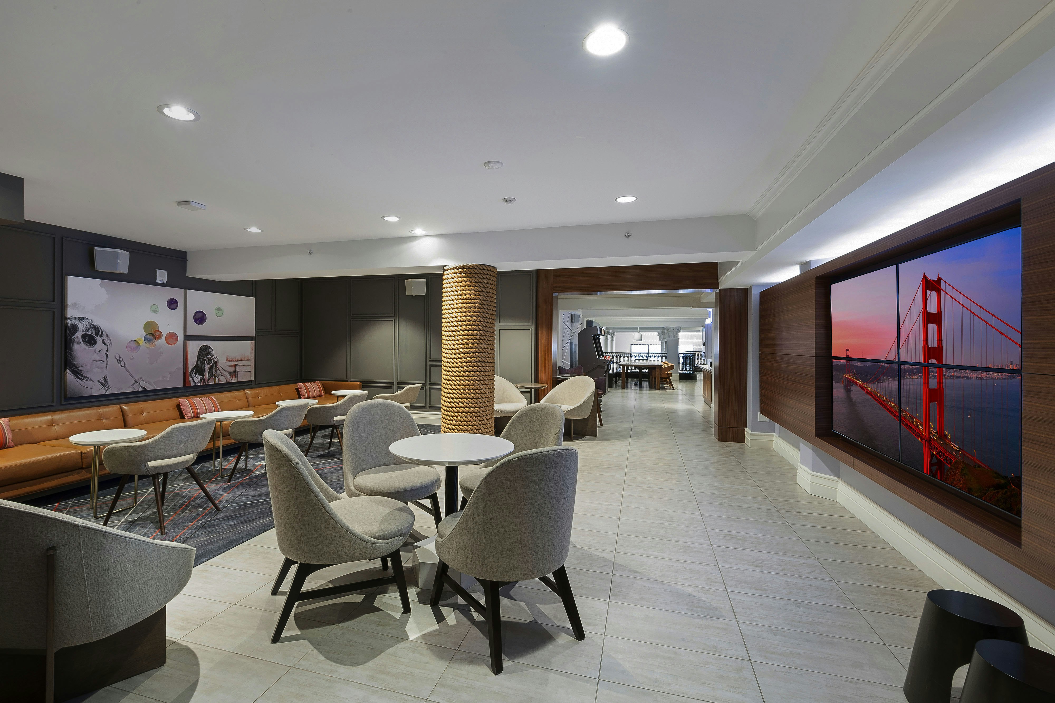 Axiom Hotel 45/76