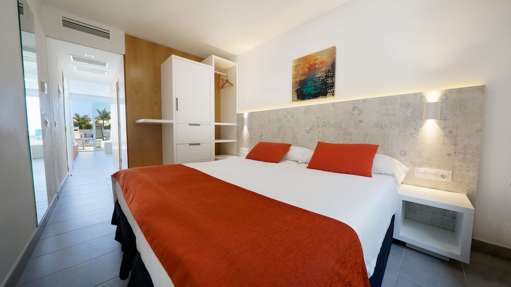 1 BEDROOM, APARTMENT, POOL VIEW