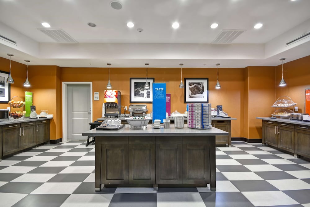 Hampton Inn Kenedy 15/57