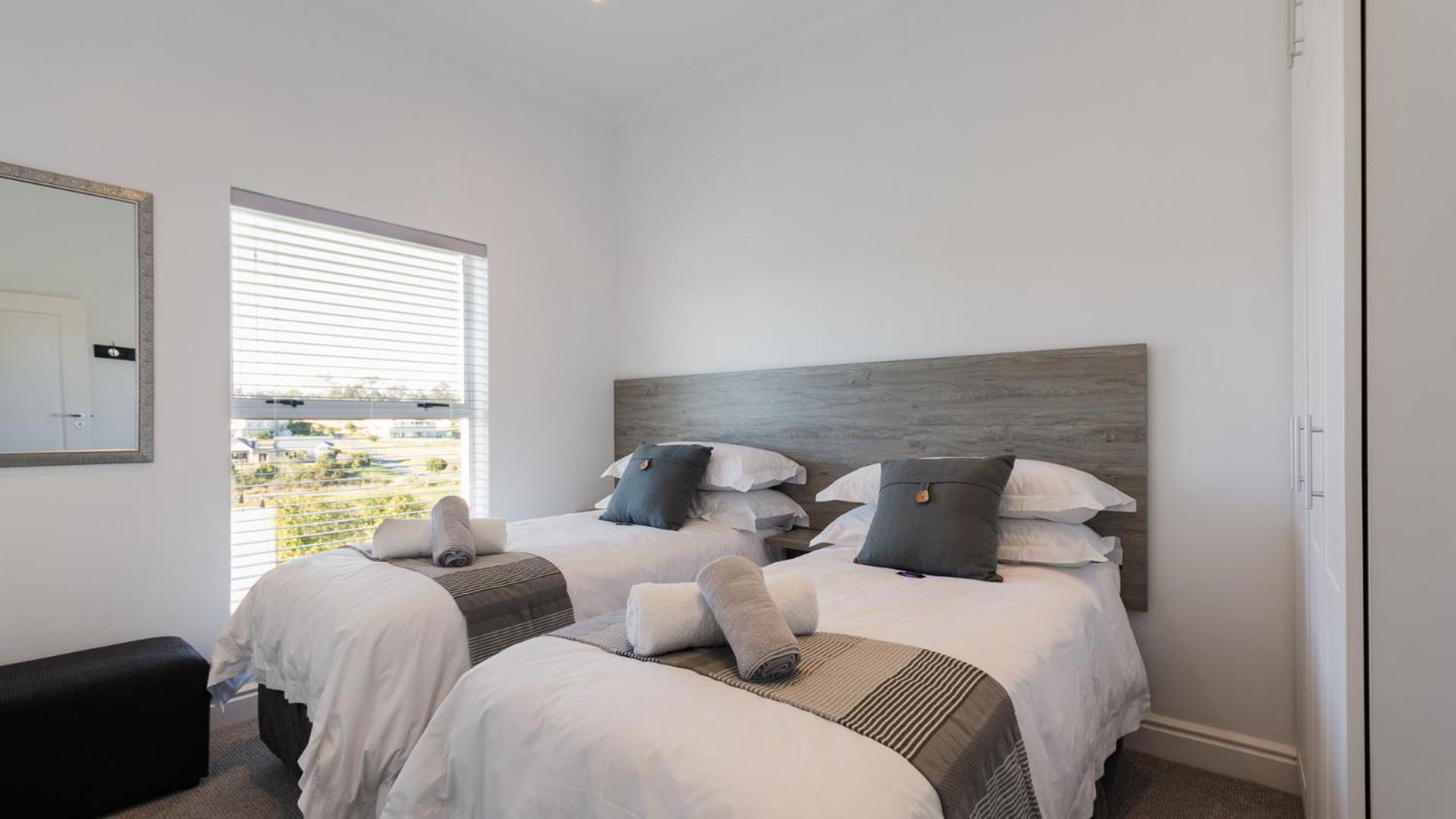 21 Manor Kingswood 4/41