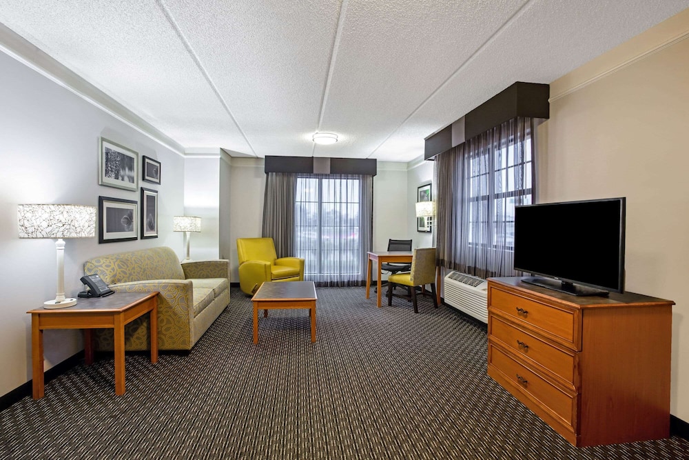 La Quinta Inn Sacramento North 26/39