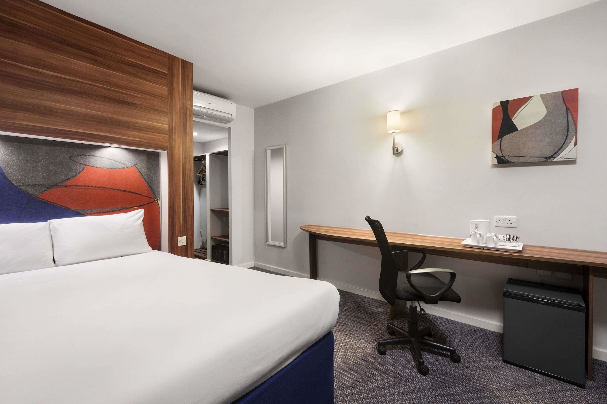 غرفة تنفيذية بسرير مزدوج، Ramada by Wyndham London Stansted Airport 3/7