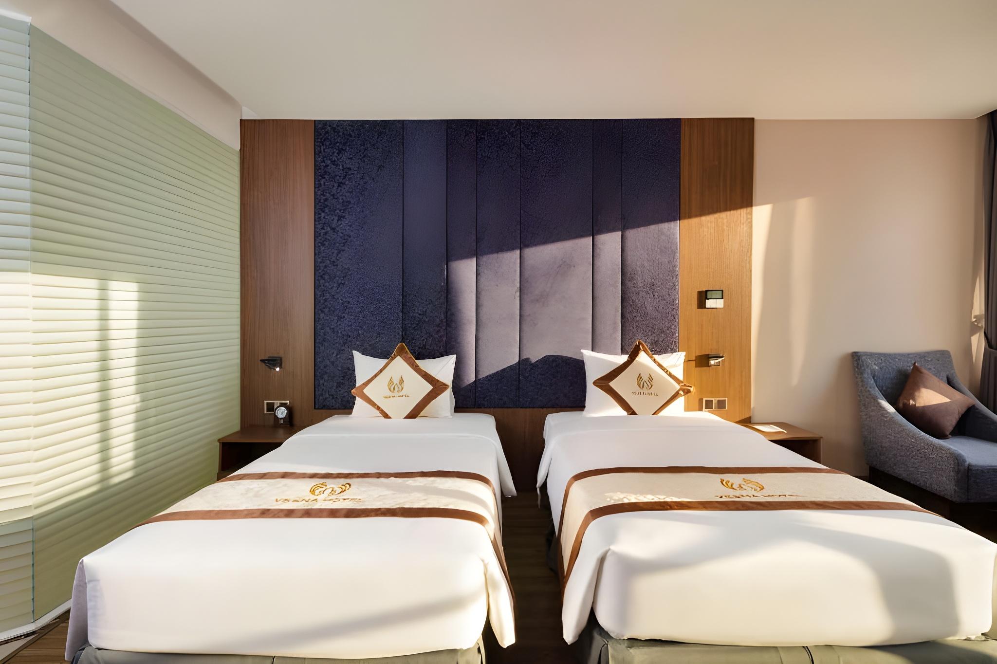 Premier, Deluxe, Single Bed, City View, Balcony