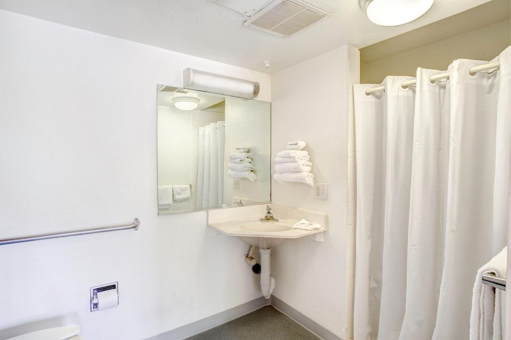 Motel6 Goodlettsville, TN - Nashville 24/39