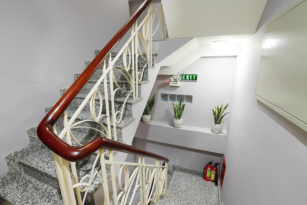 Lucky Star Hotel 266 De Tham 30/38