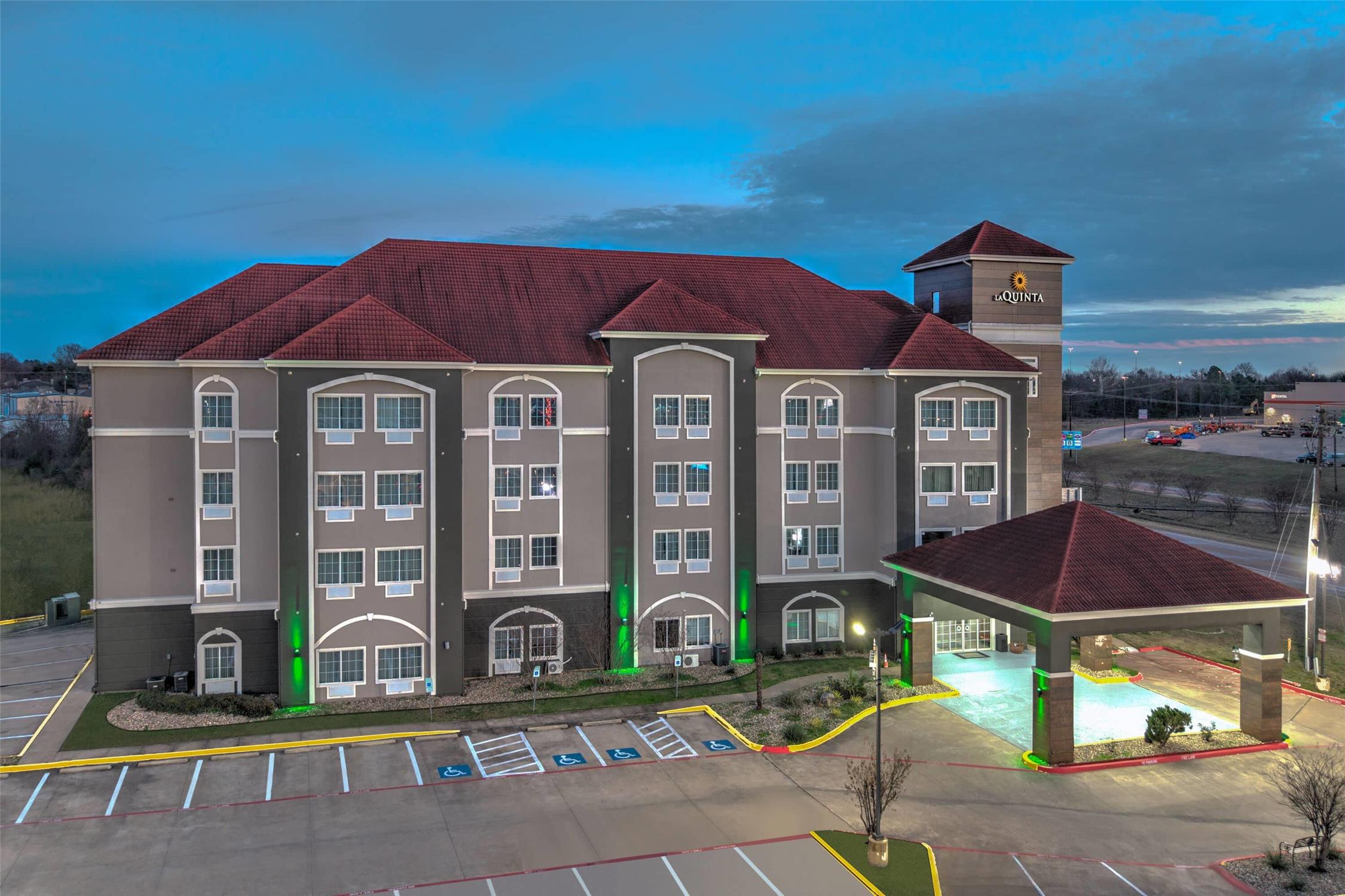 La Quinta Inn And Suites Paris 4/72