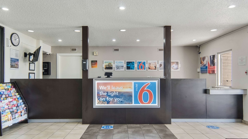Motel6 Addison, TX - Dallas 13/56