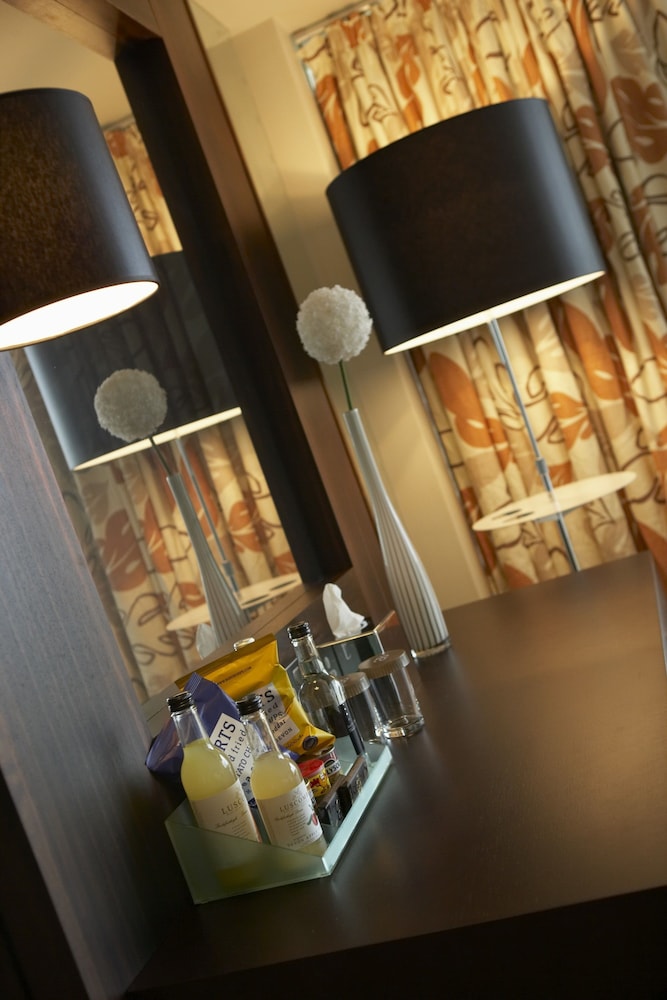 Abode Chester 44/47