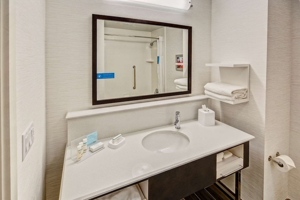 Hampton Inn Suites Franklin Berry Farms 10/44