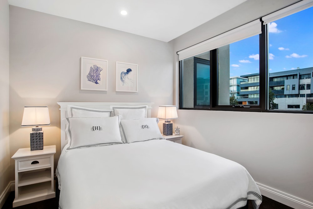 2 BEDROOMS, DELUXE