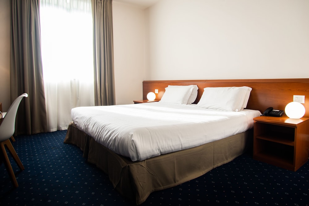 HOTEL GLIS 21/64