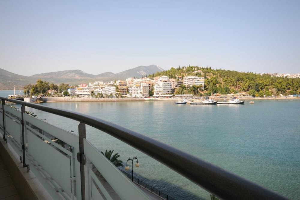 Paliria Hotel 66/73
