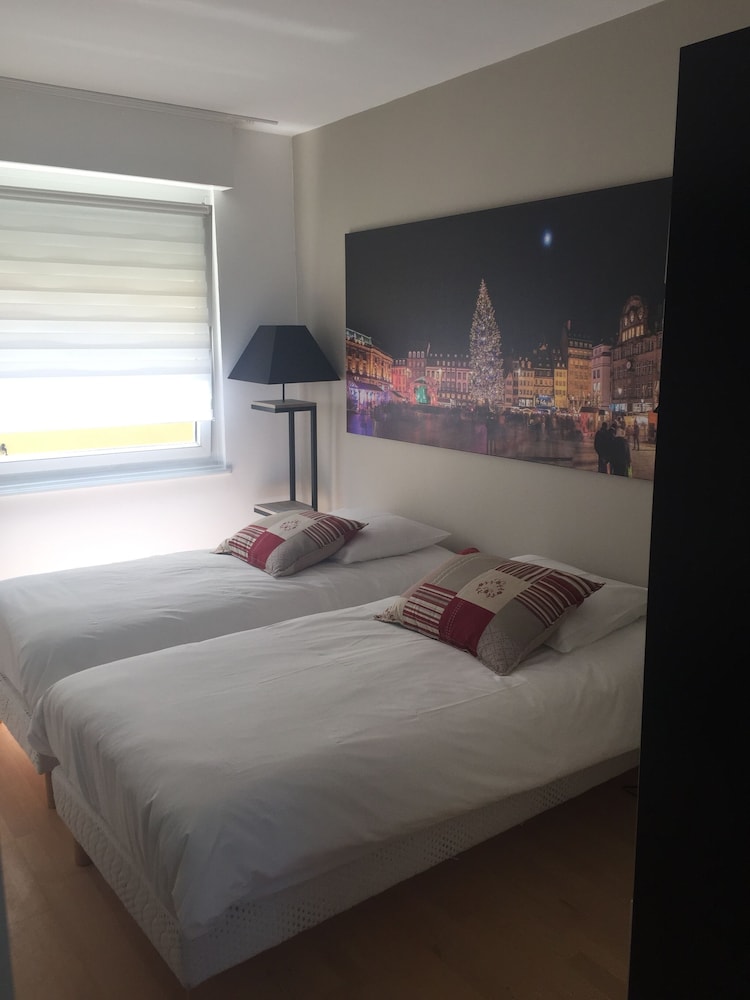 City, Apartment, Queen and Twin Beds