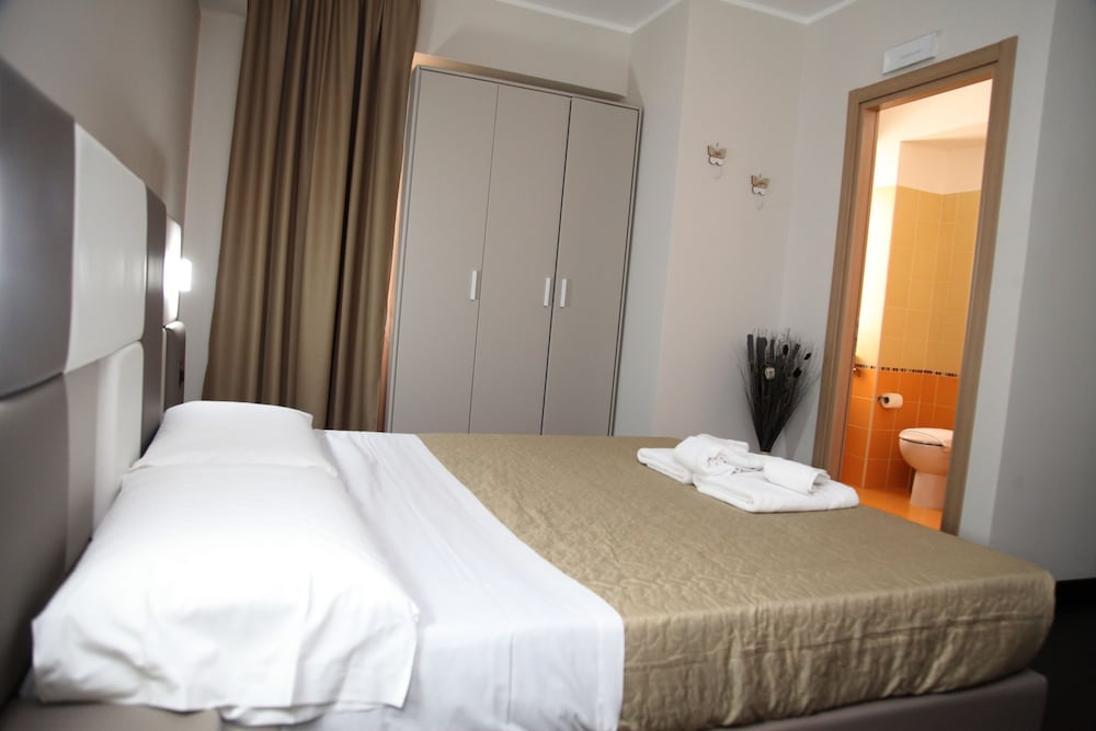 Hotel Sogni D Oro Airport Formerly Hotel Morgan 16/47