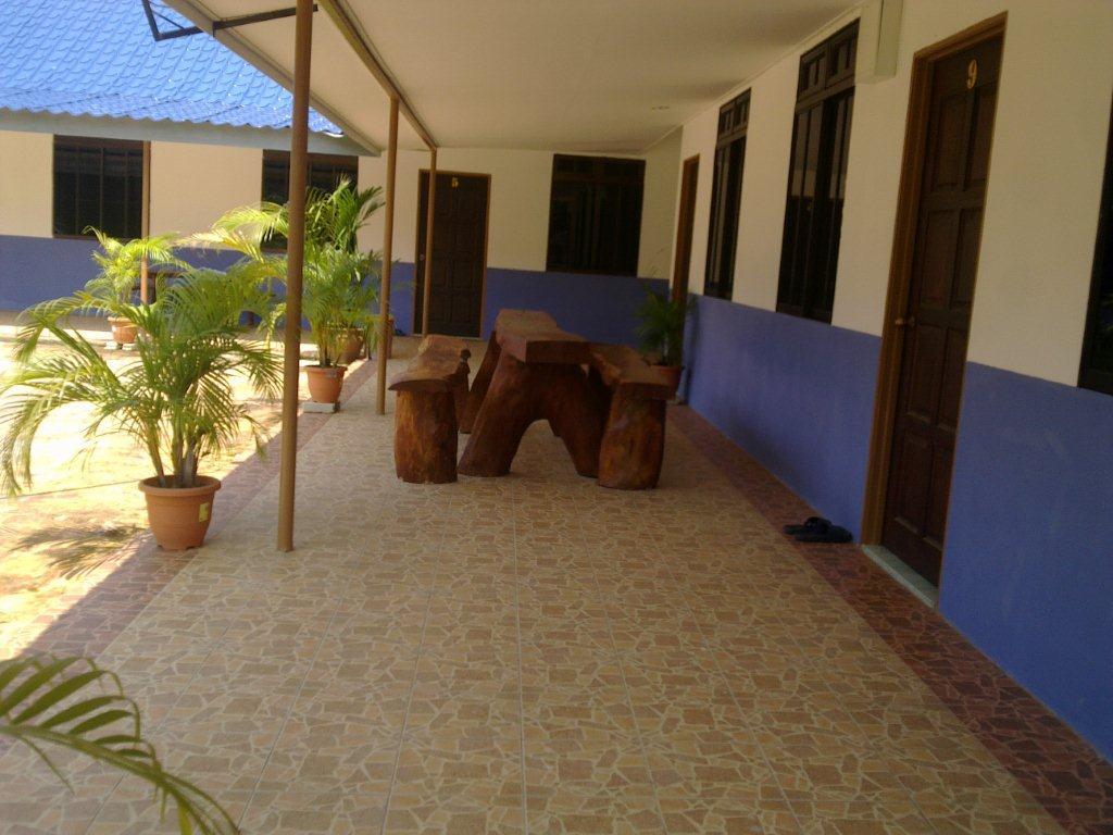 Rose Inn Motel 24/26