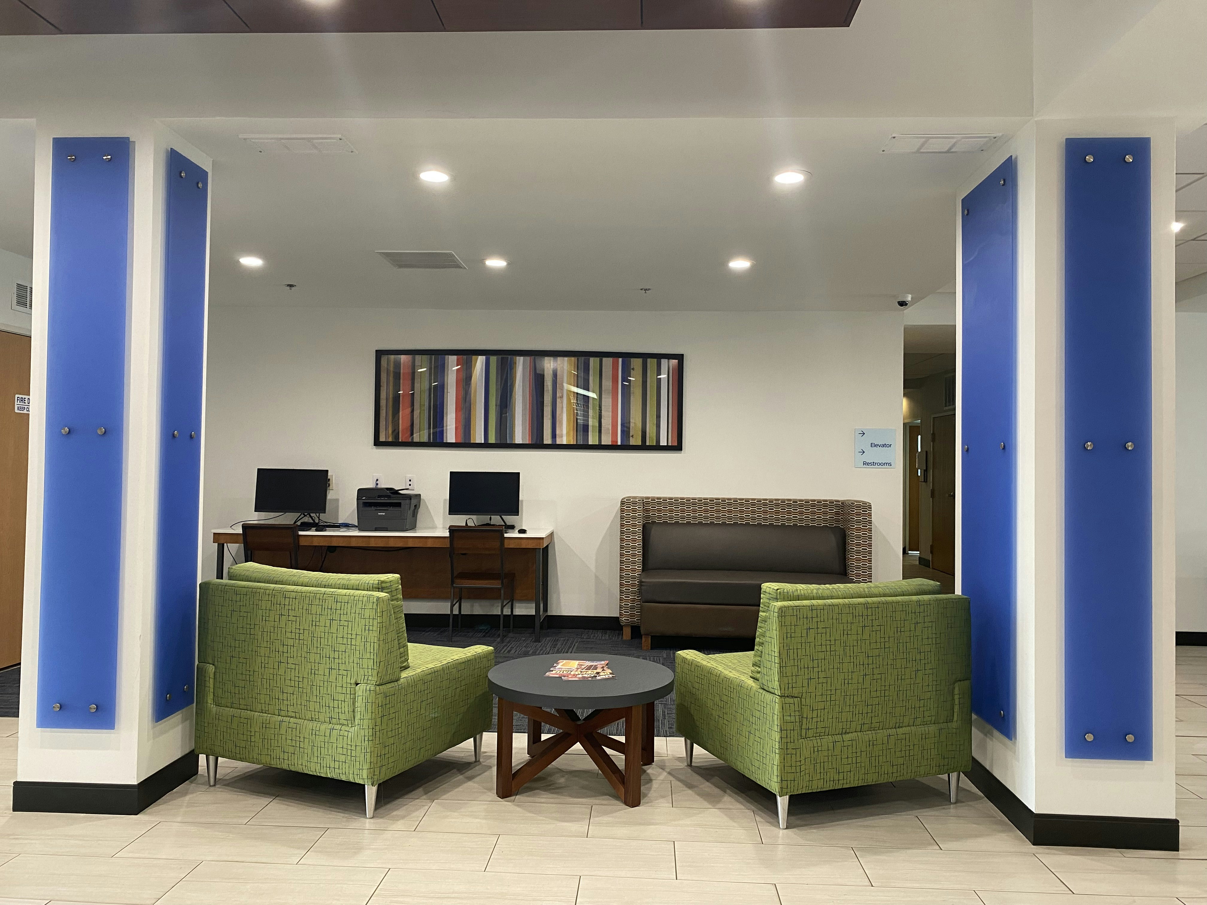 Holiday Inn Express Hotel Suites Logansport 10/70