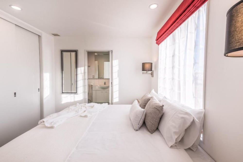 Fino Hotel And Suites 7/34