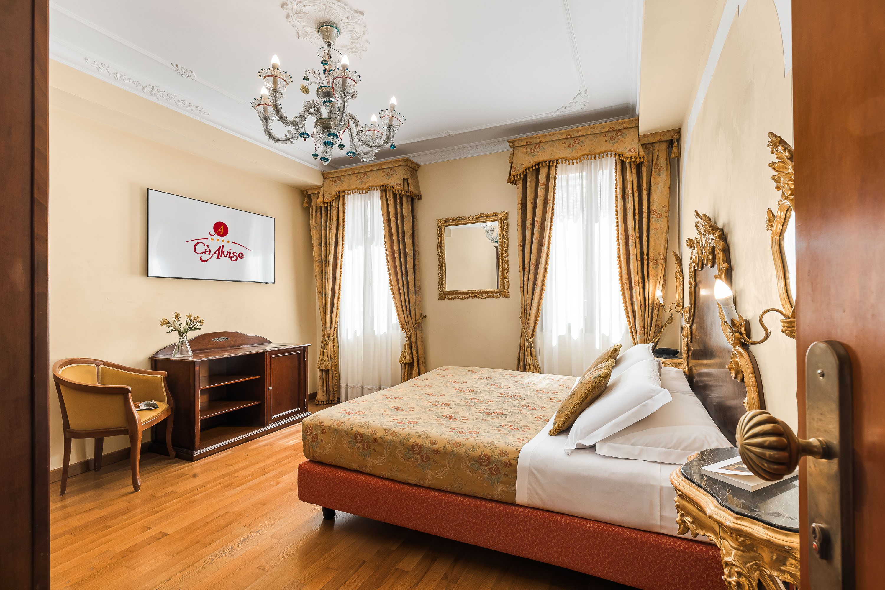 Gold, Classic, Double or Twin Bed