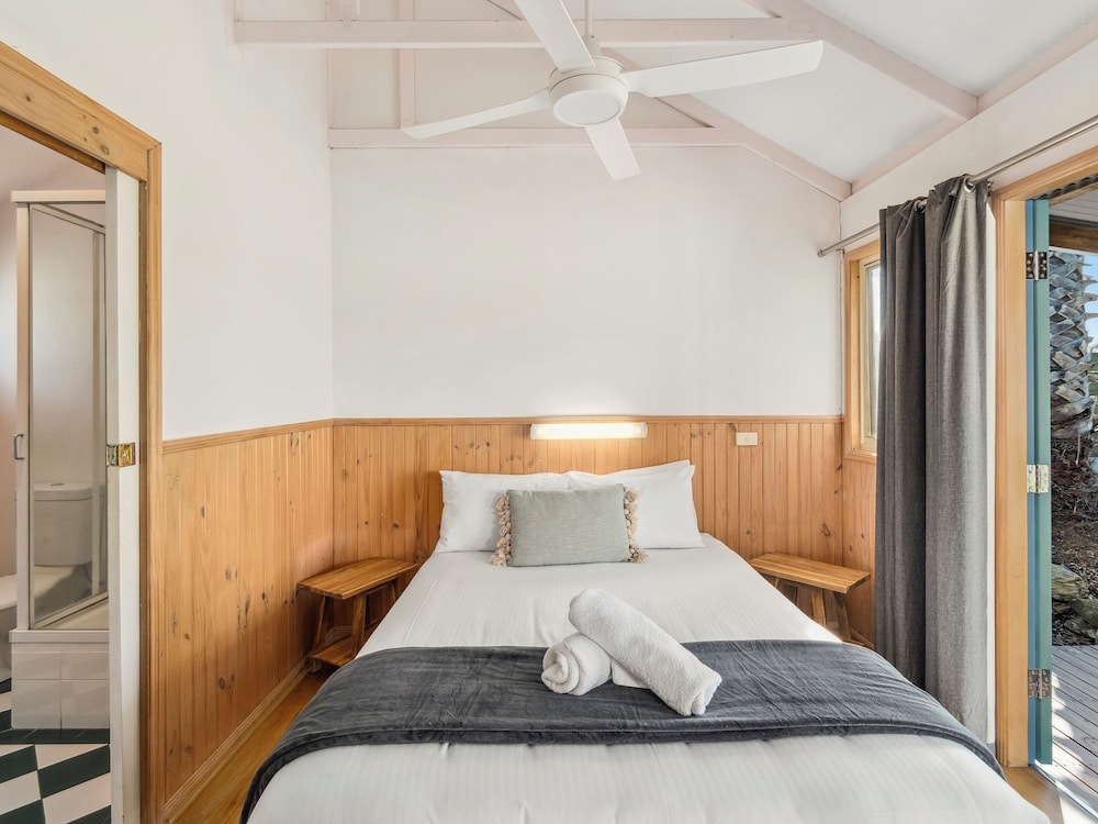 Coachhouse Marina Resort 17/50
