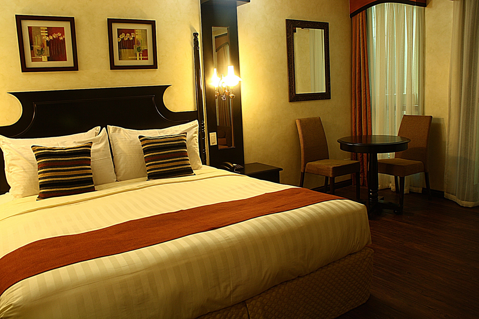 REGENCY, KING BED