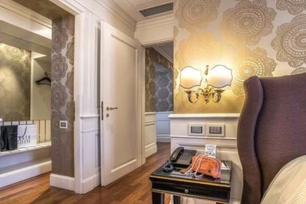 Albergo Del Senato 10/40