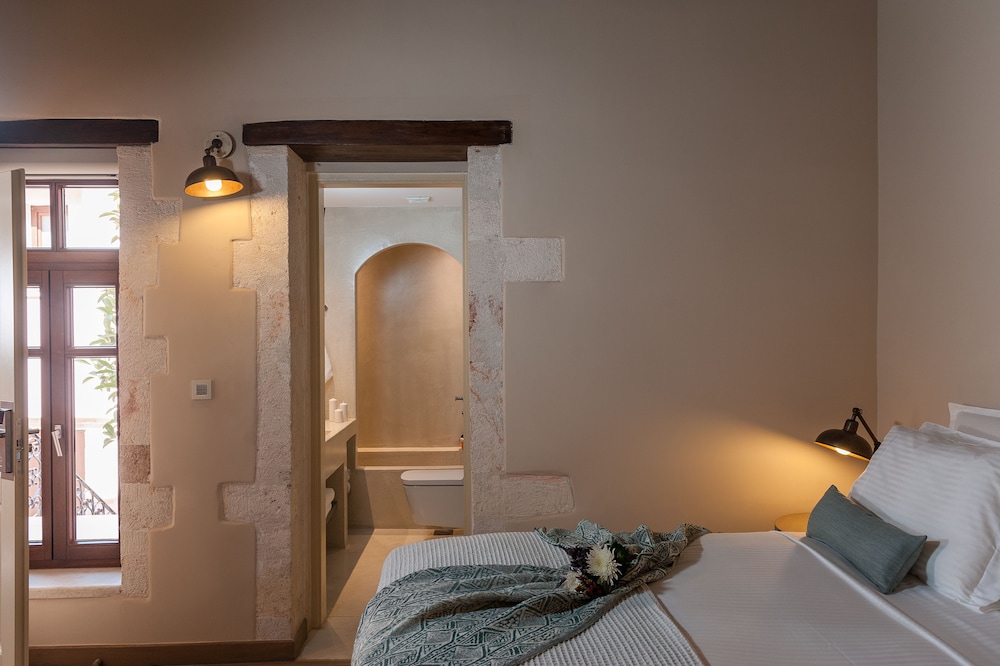 Serenissima Boutique Hotel 41/71