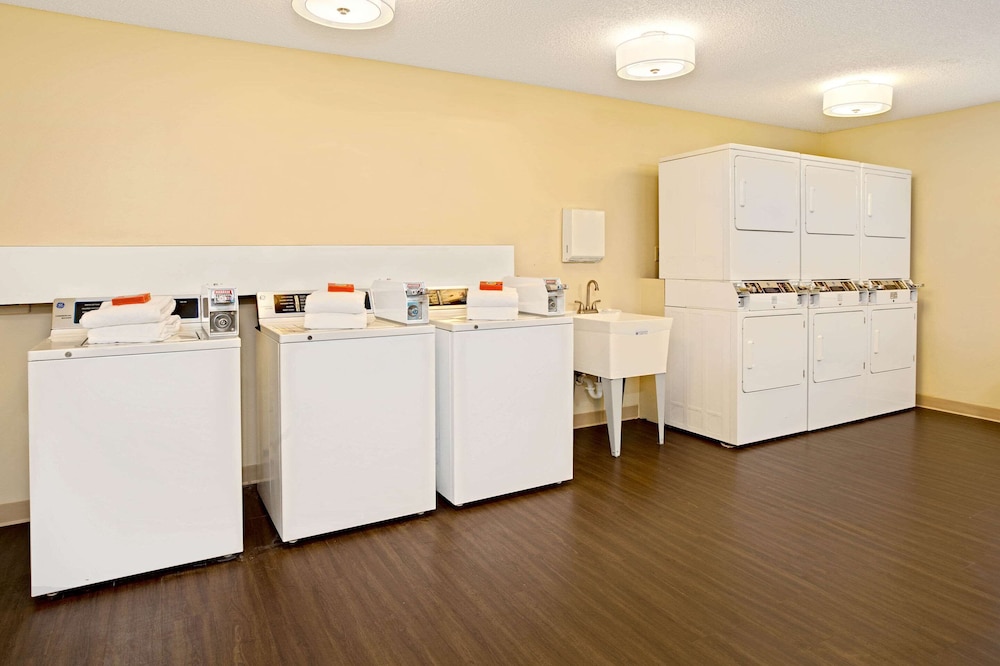 MainStay Suites Cincinnati Blue Ash 4/20