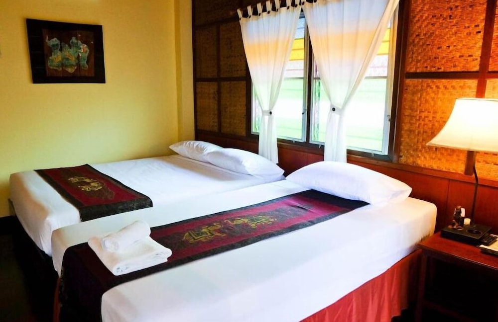 Golden Triangle Palace 30/60