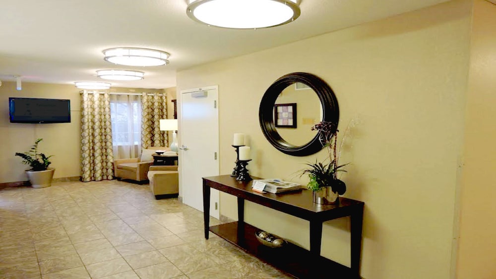 Sonesta Simply Suites Chicago Waukegan 21/29