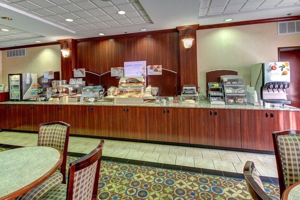 Holiday Inn Express Hotel Suites San Angelo 43/58