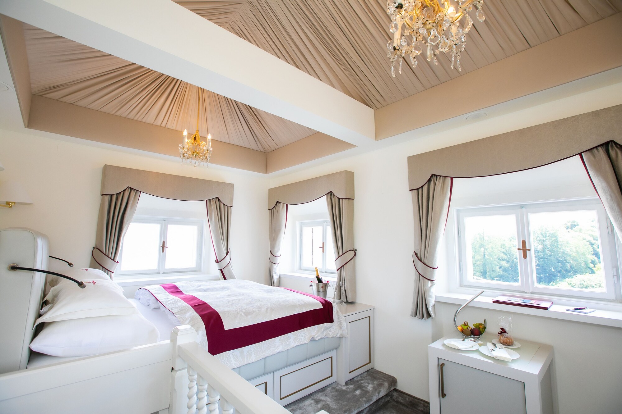 Duplex, Romantic, Tower, King Bed, City View