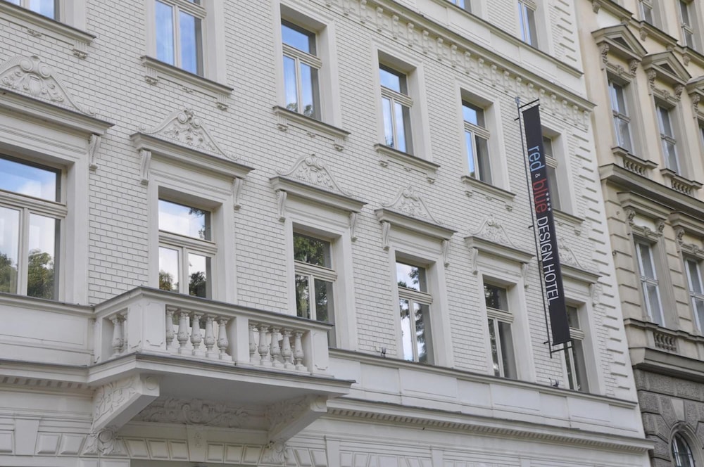 Red And Blue Design Hotel Prague 4/57