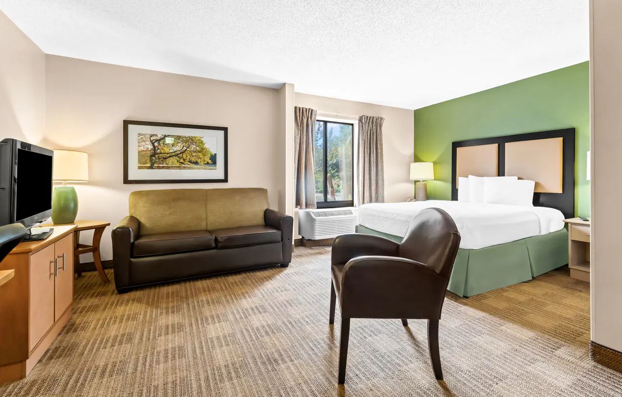 EFFICIENCY, QUEEN BED, ACCESSIBLE