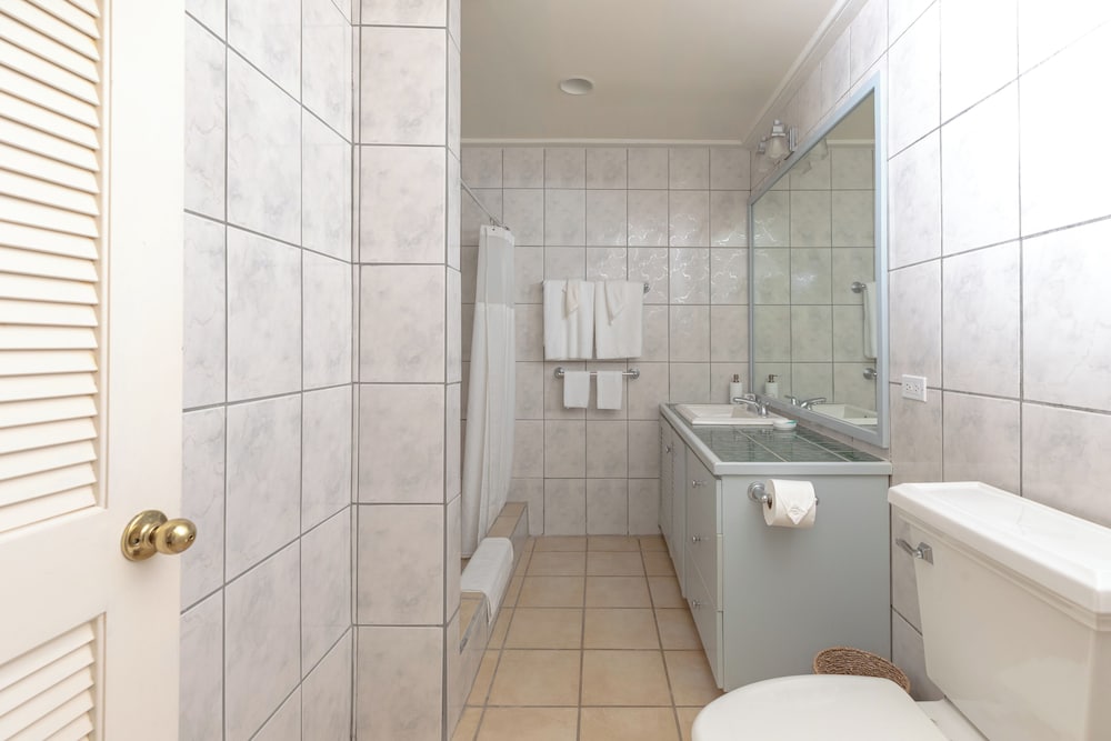 Fort Recovery Beachfront Villa & Suites Hotel 48/49