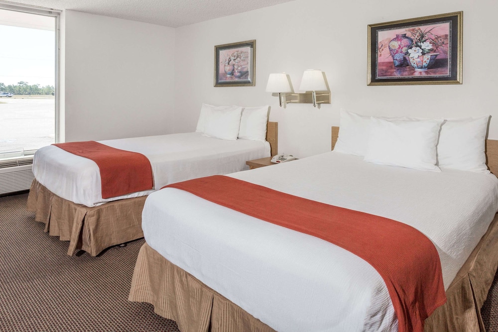 Days Inn by Wyndham Adel I-75 10/38