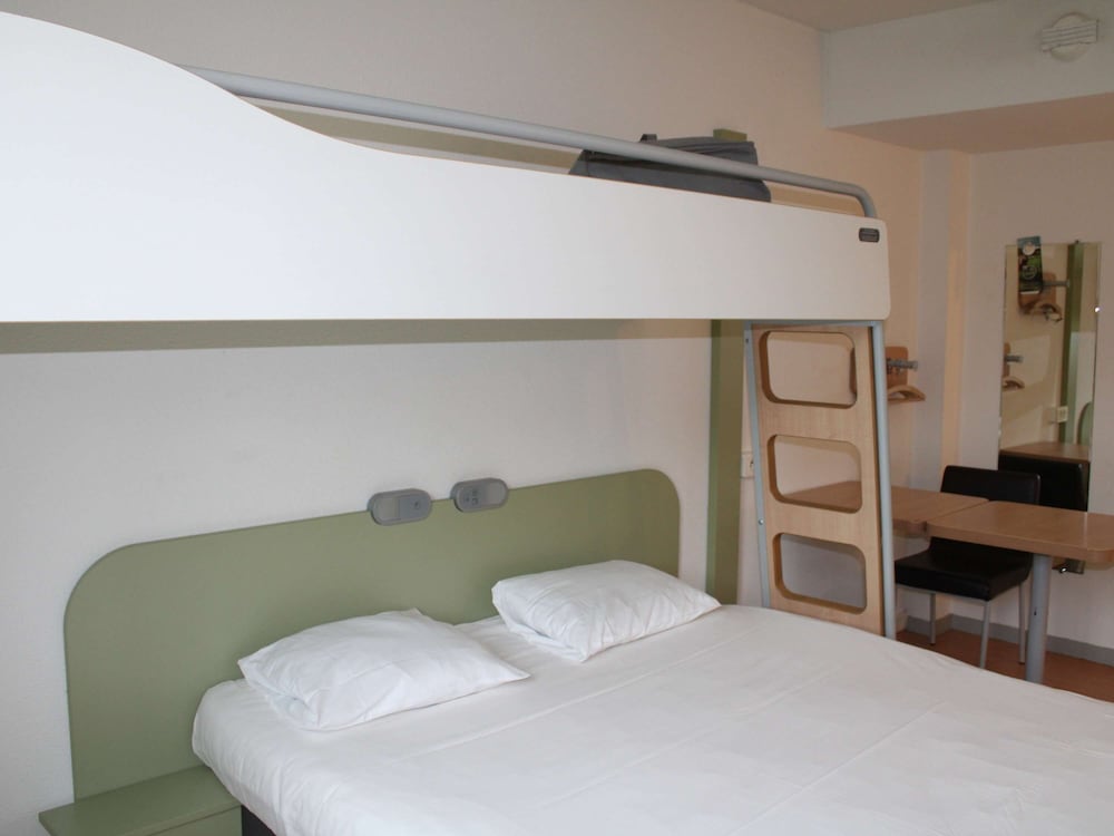 IBIS BUDGET TOULOUSE AEROPORT 23/67