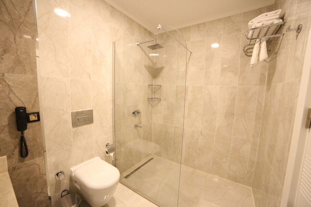 Ema Ozturk Thermal Hotel 37/39