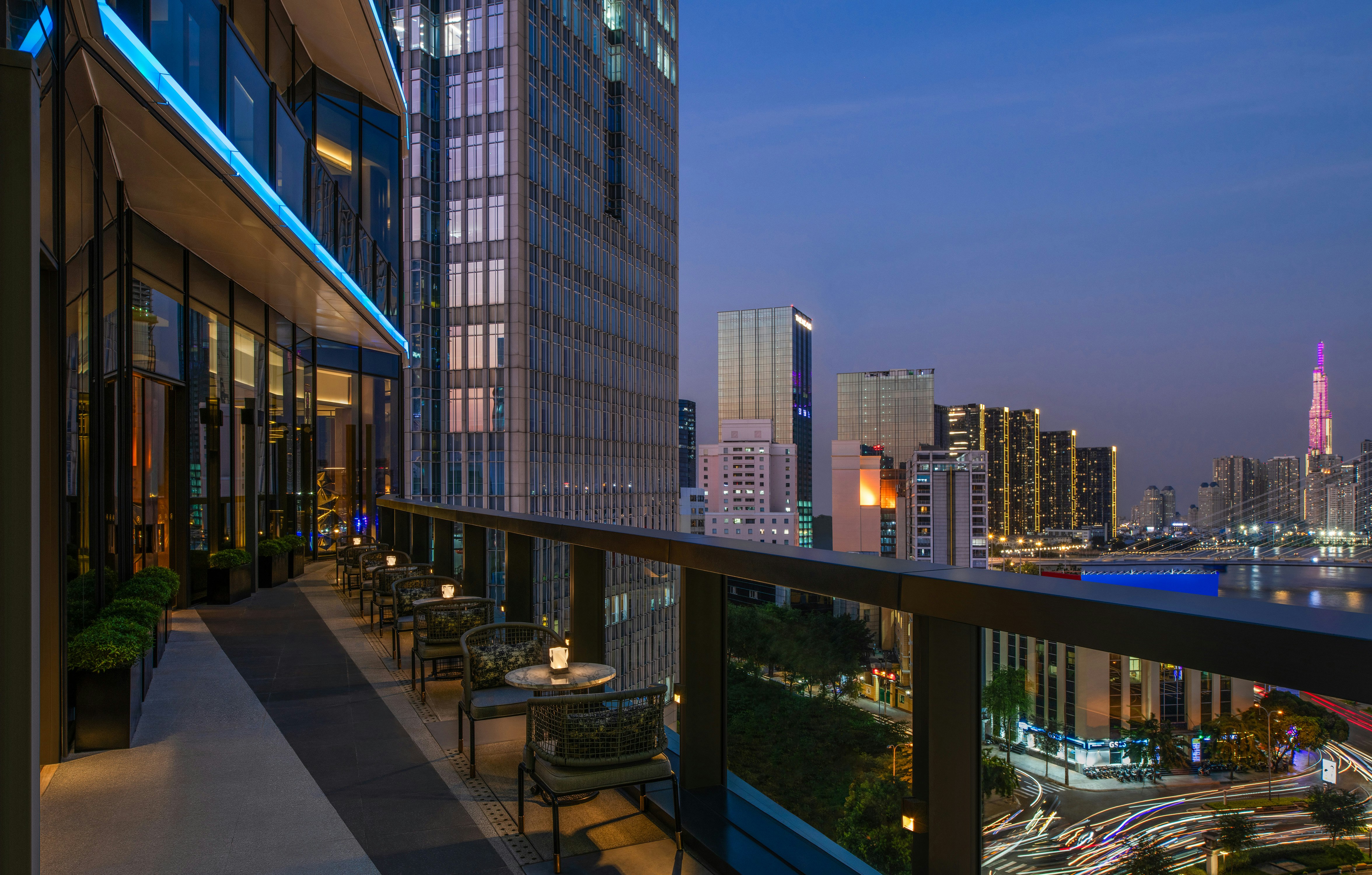 Hilton Saigon 52/55