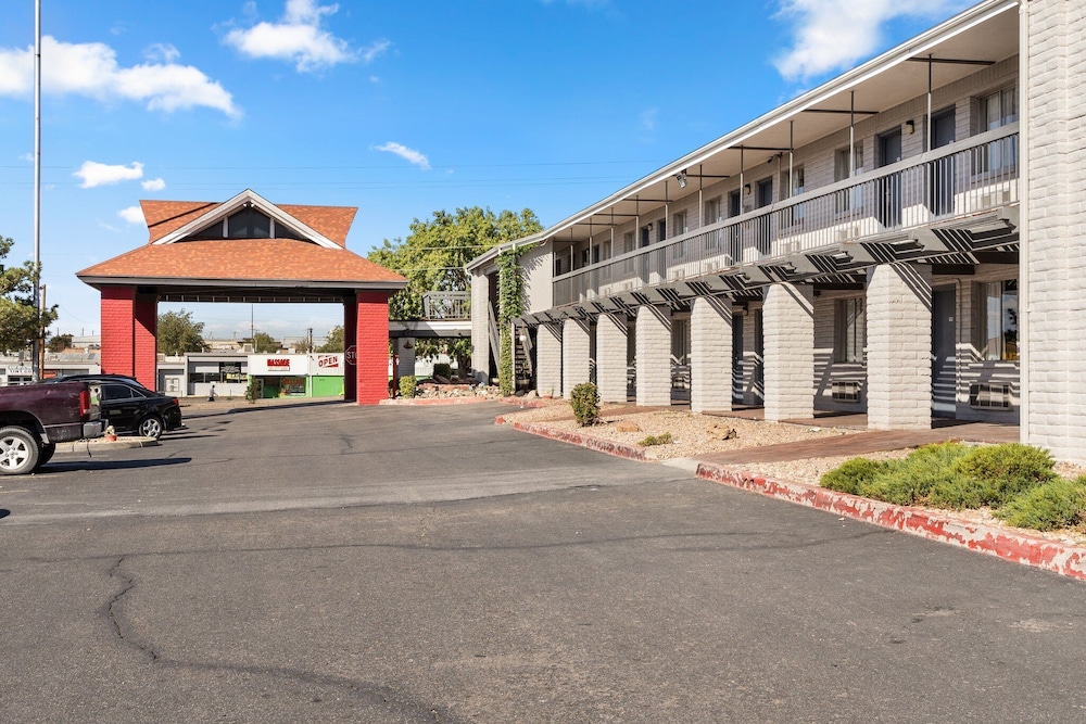 Days Inn by Wyndham Albuquerque Northeast 39/45