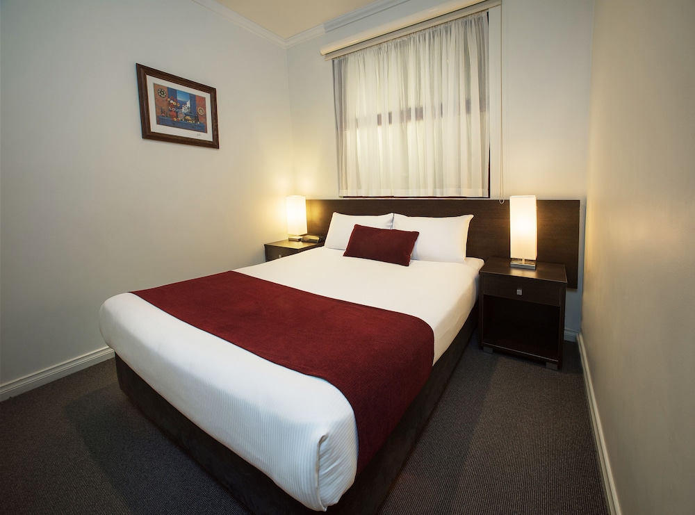1 BEDROOM, EXECUTIVE, APARTMENT