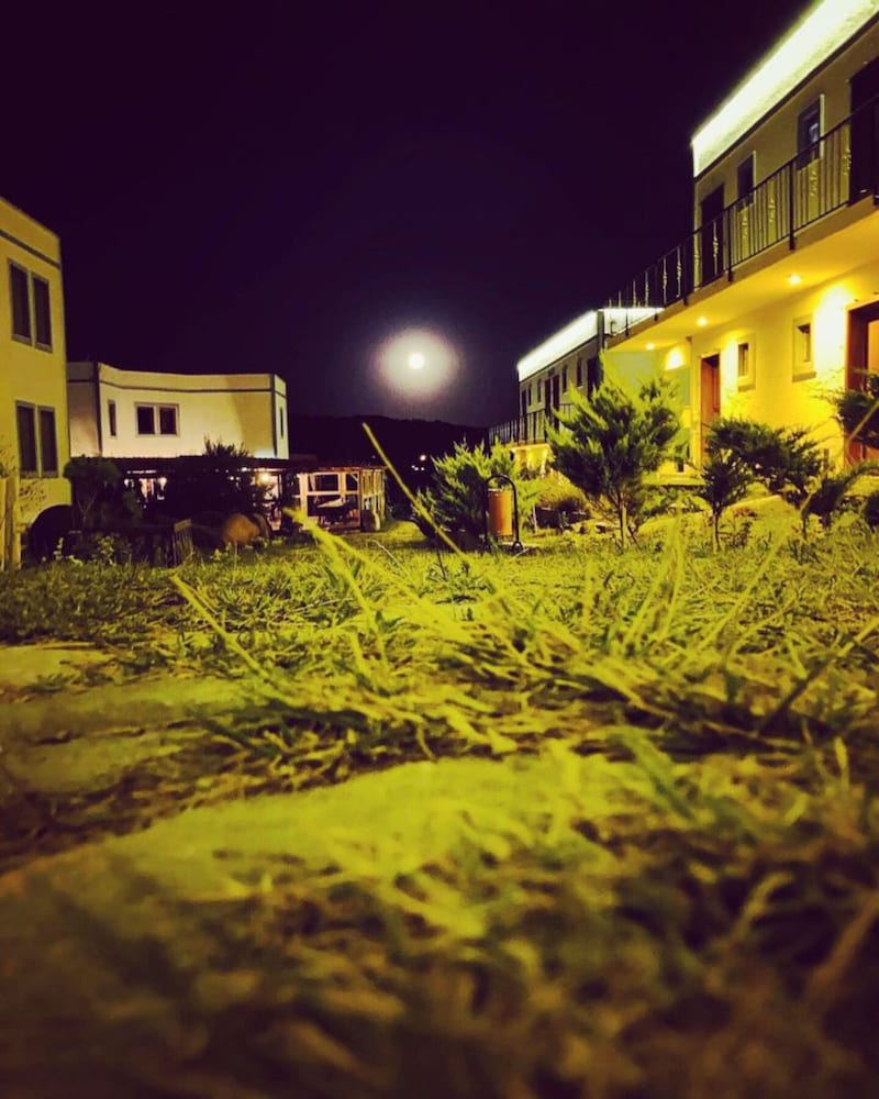 Sukha Inn Otel & Beach 45/50