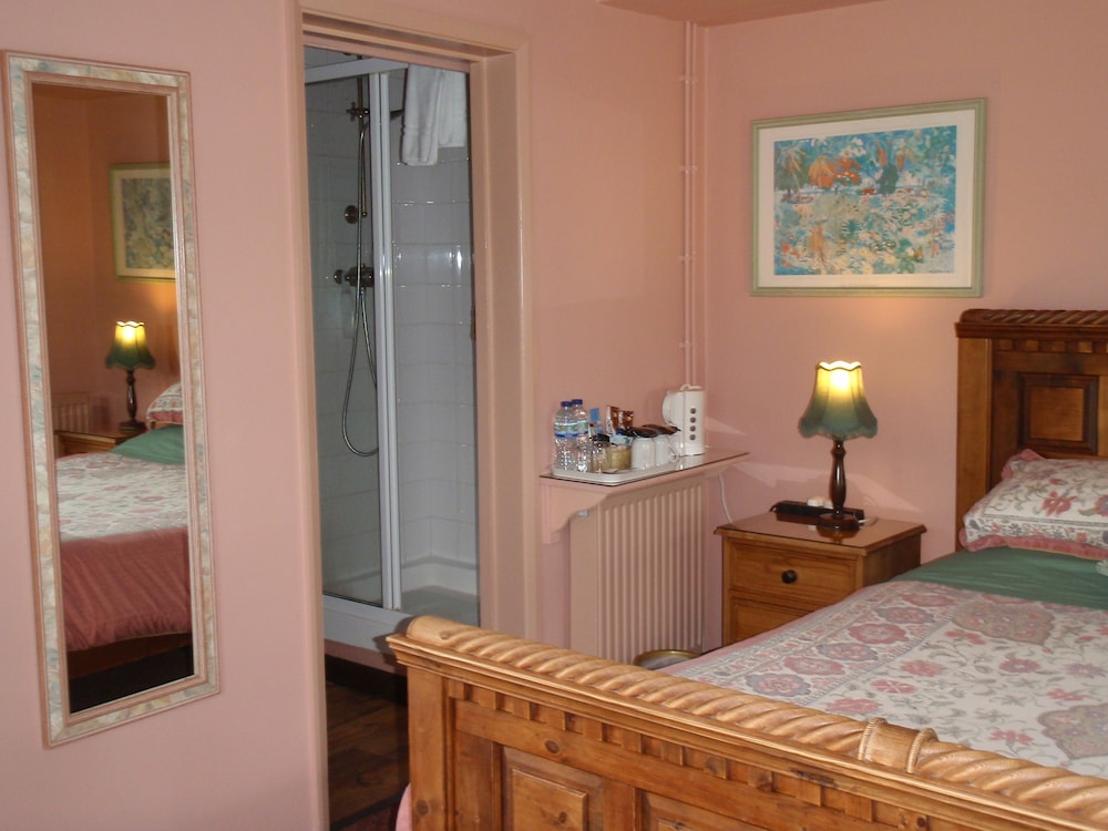 Brambles B&amp;B 6/49