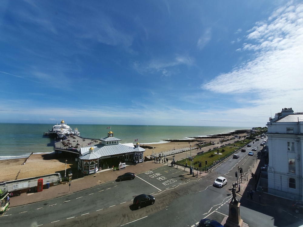 The Pier Hotel 69/80