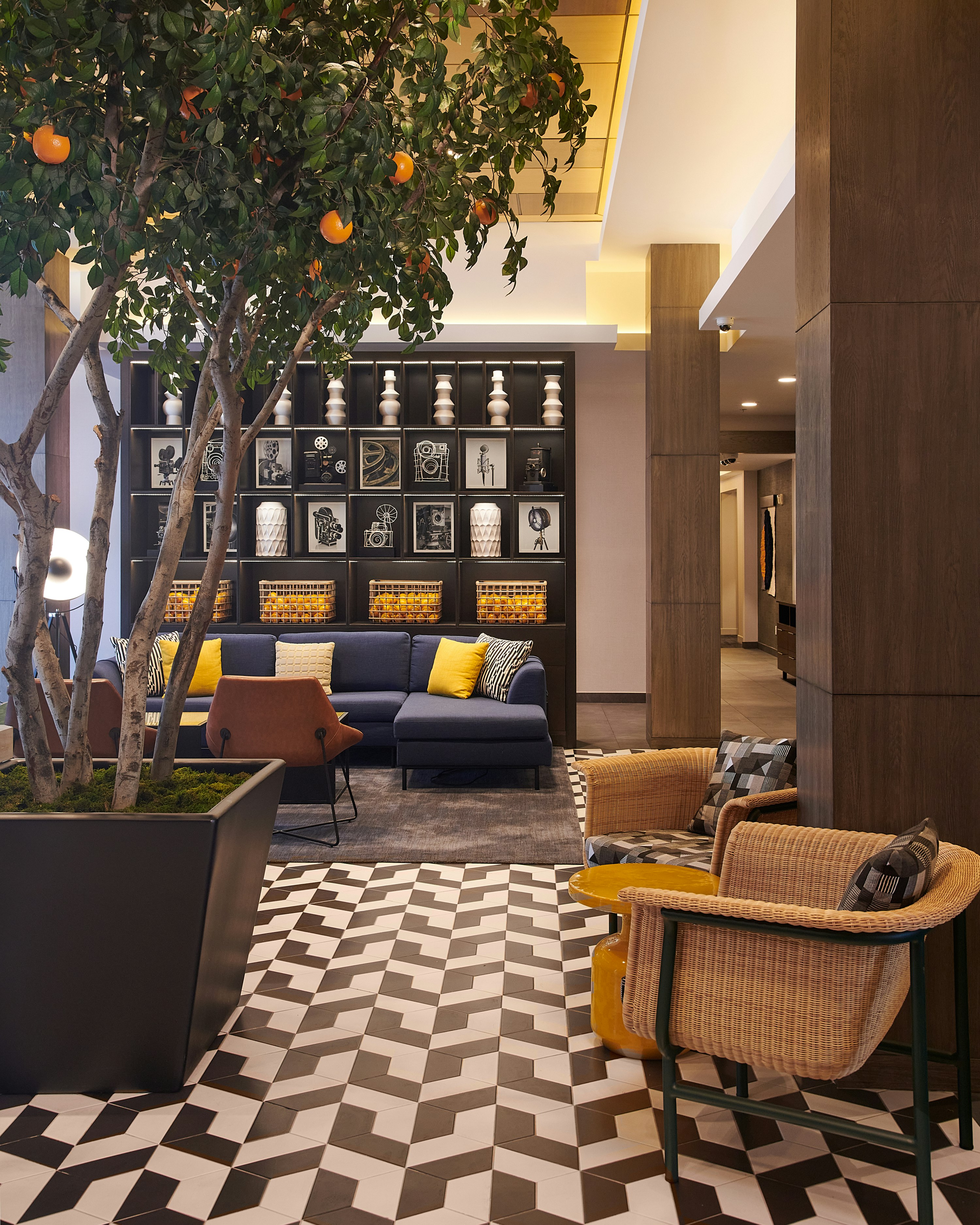 Hampton Inn and Suites Los Angeles /Sherman Oaks (ex Hampton Suites LAX Van Nuys) 16/29