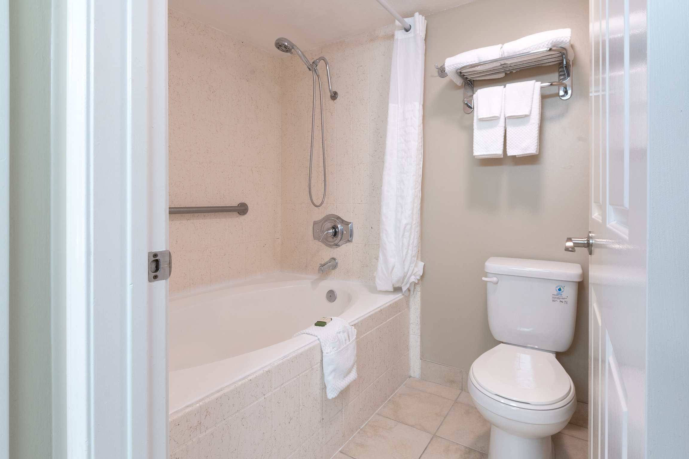 Capistrano Surfside Inn 80/83