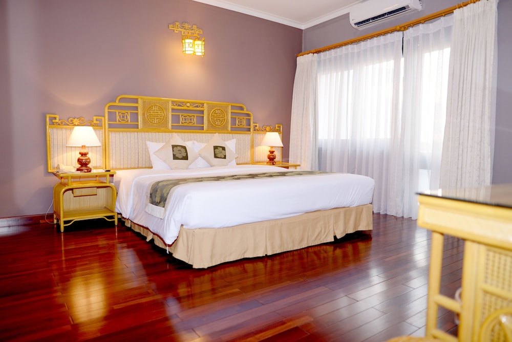 Huong Giang Hotel 22/77