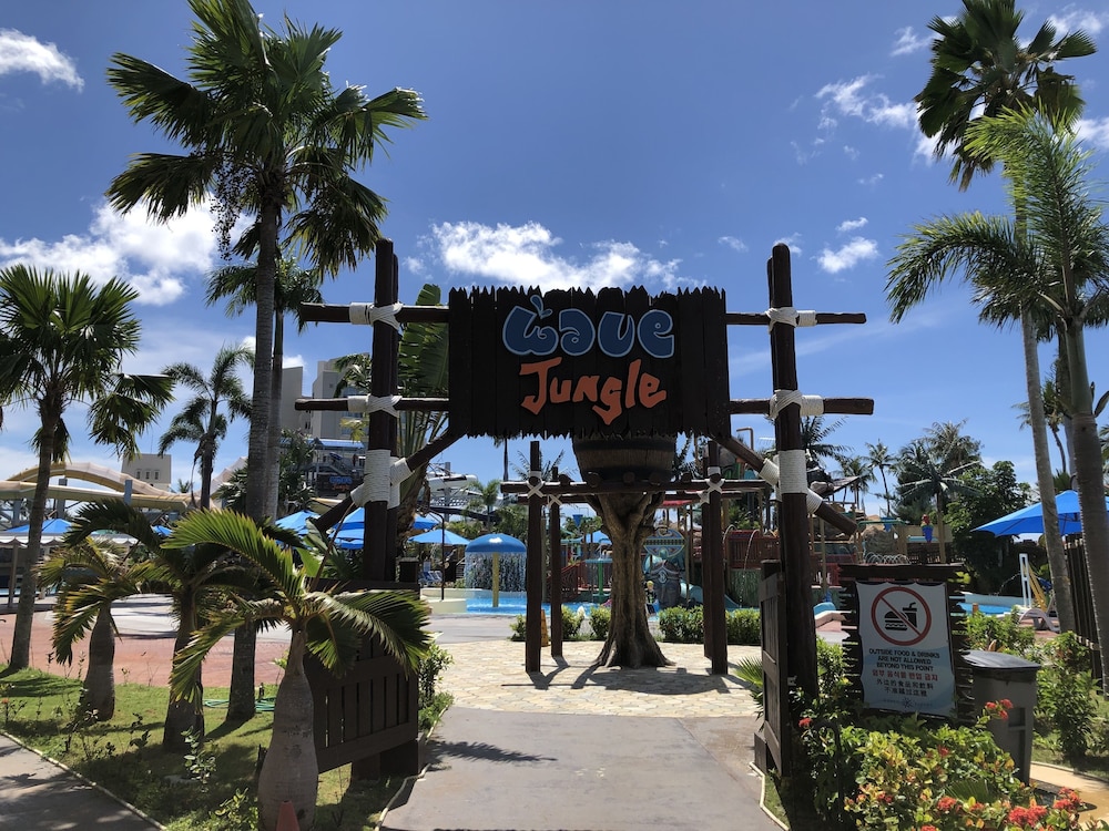 World Resort 35/50